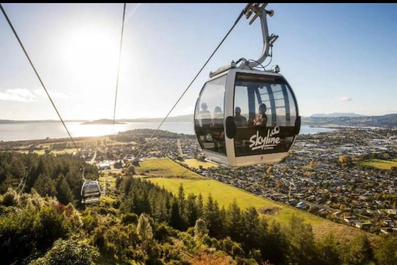 Skyline Mountain View Lodge Up To 16 People Rotorua