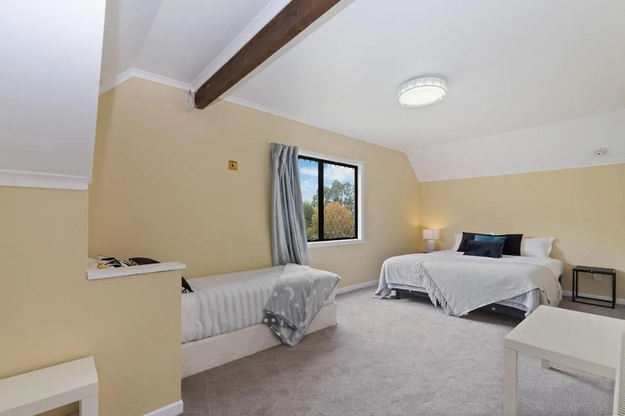 Skyline Mountain View Lodge Up To 16 People Rotorua Villa